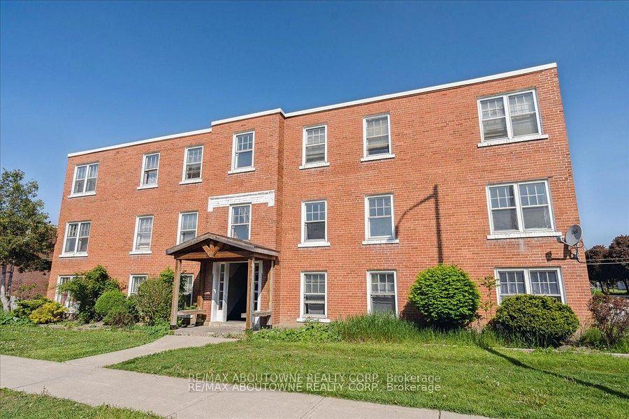 133 North Service Road E