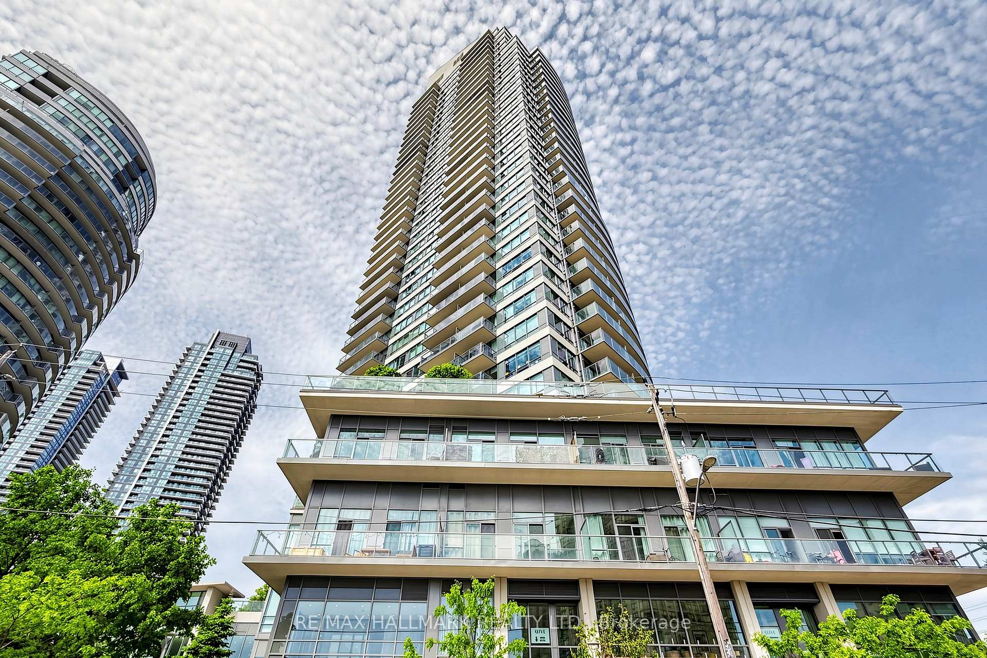 2240 Lake Shore Boulevard W
