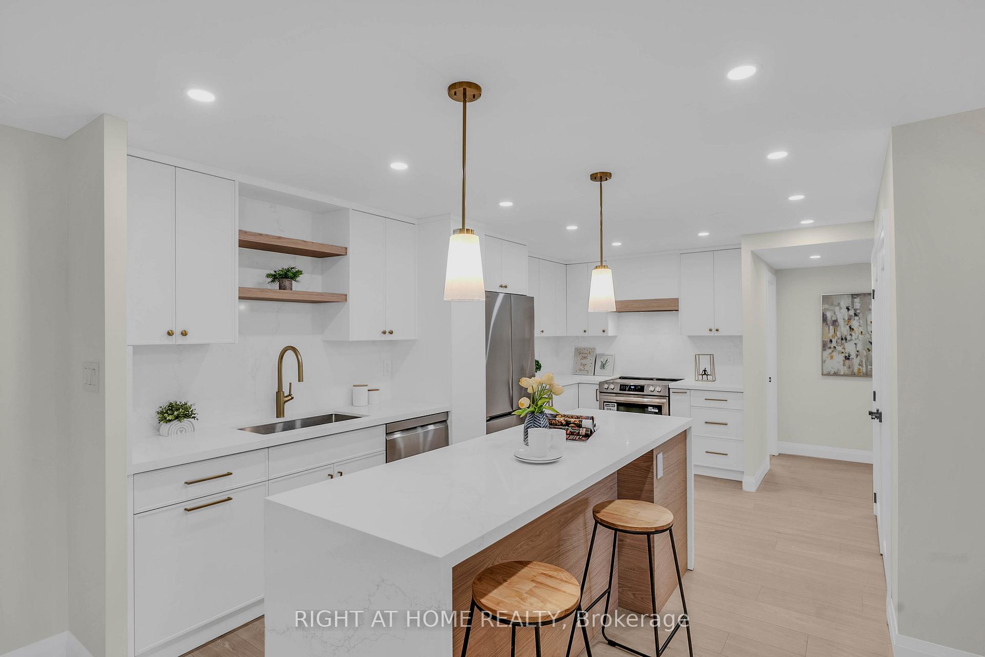 812 Burnhamthorpe Road