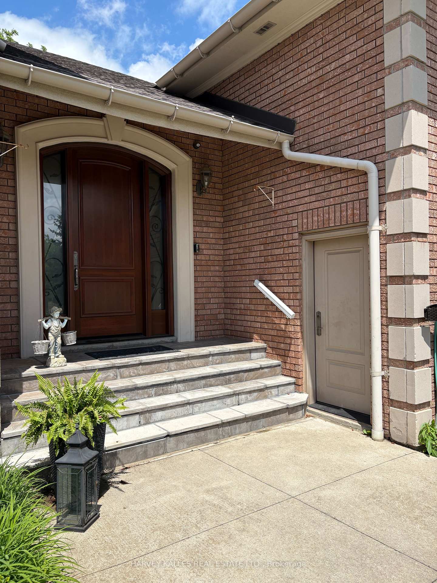 36 Leone Lane