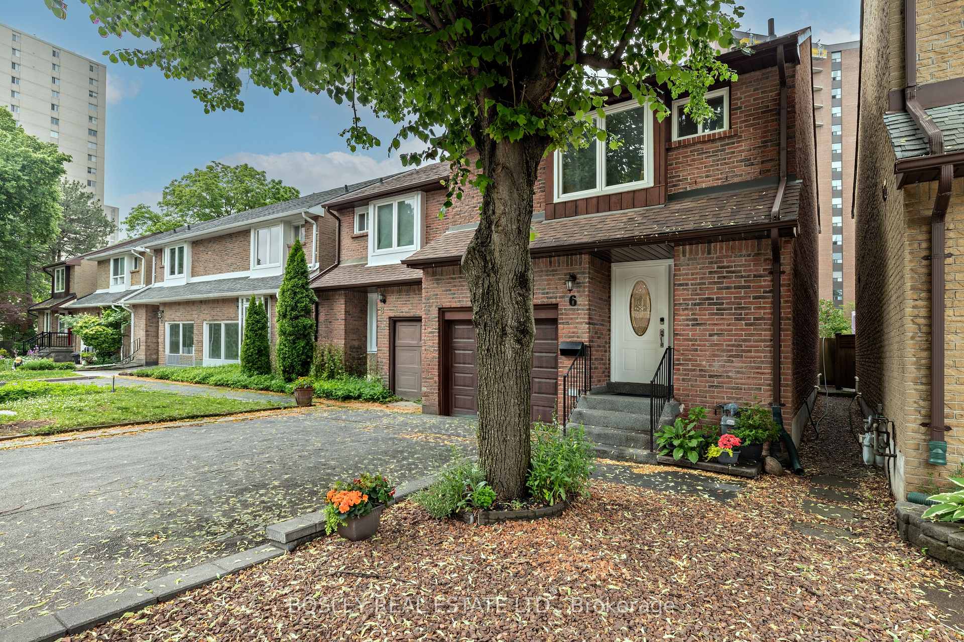 6 Markburn Court