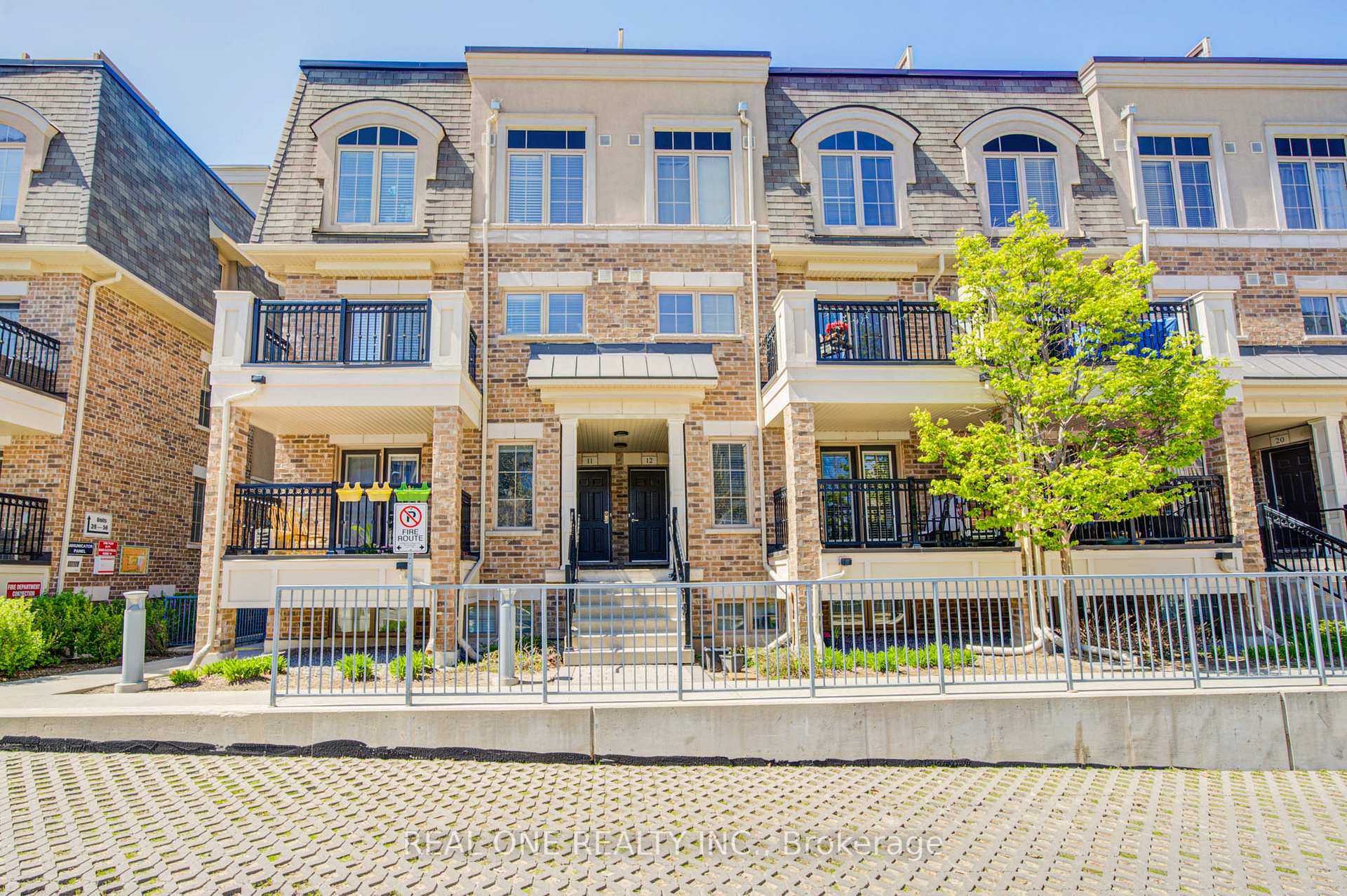 2441 Greenwich Drive