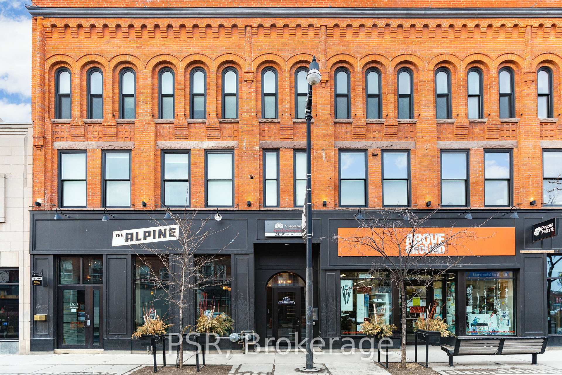 2870 Dundas Street W