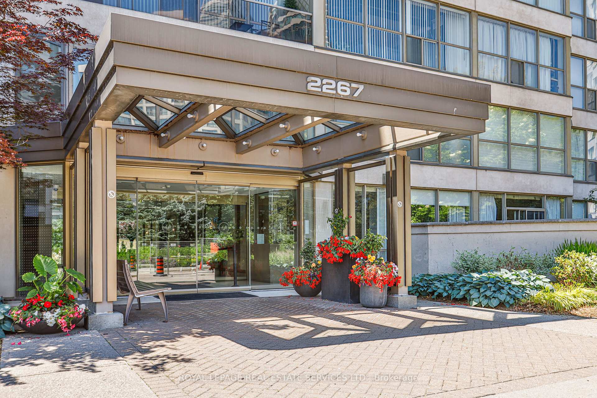 2267 Lakeshore Boulevard W