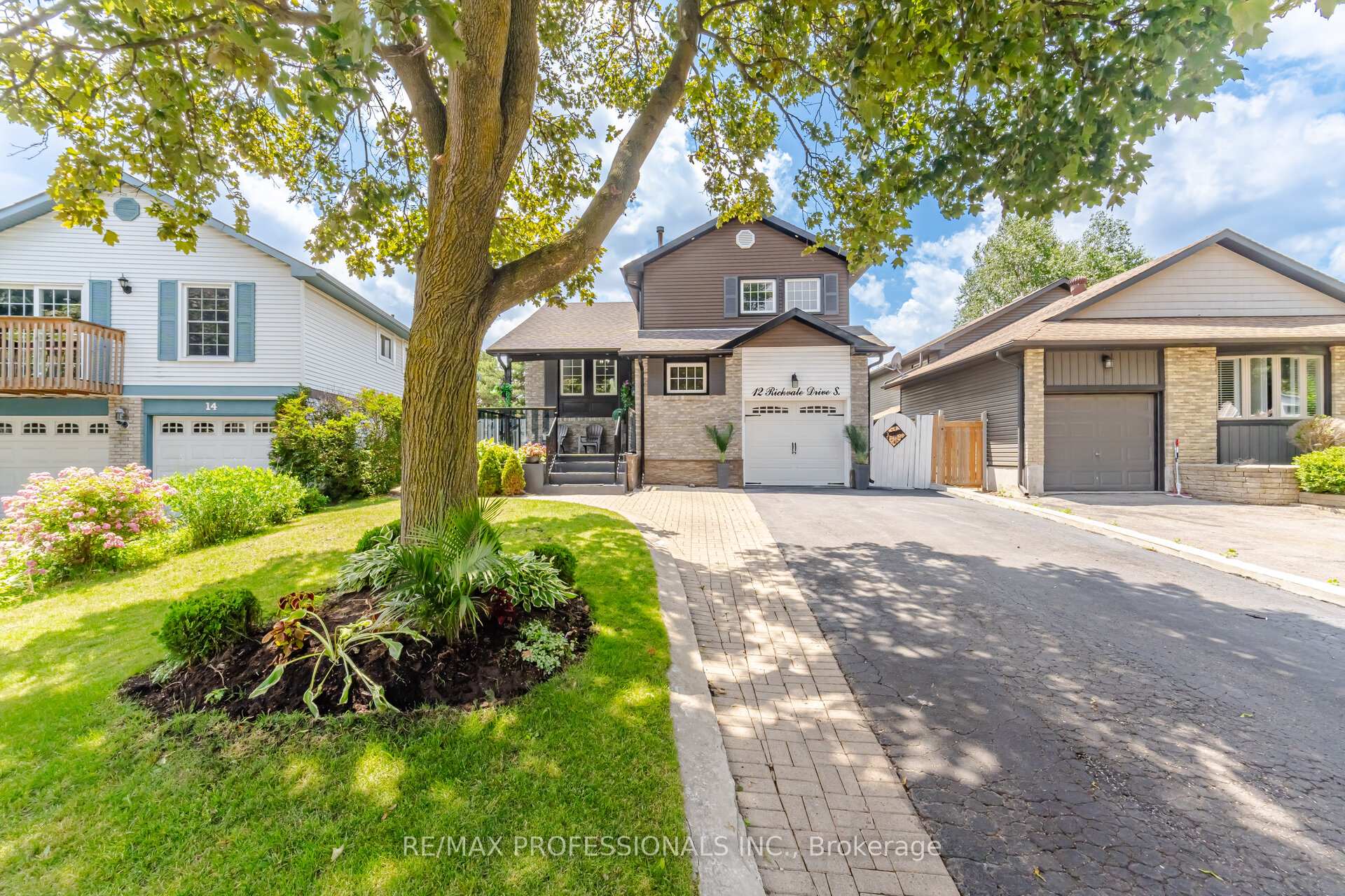 12 Richvale Drive S