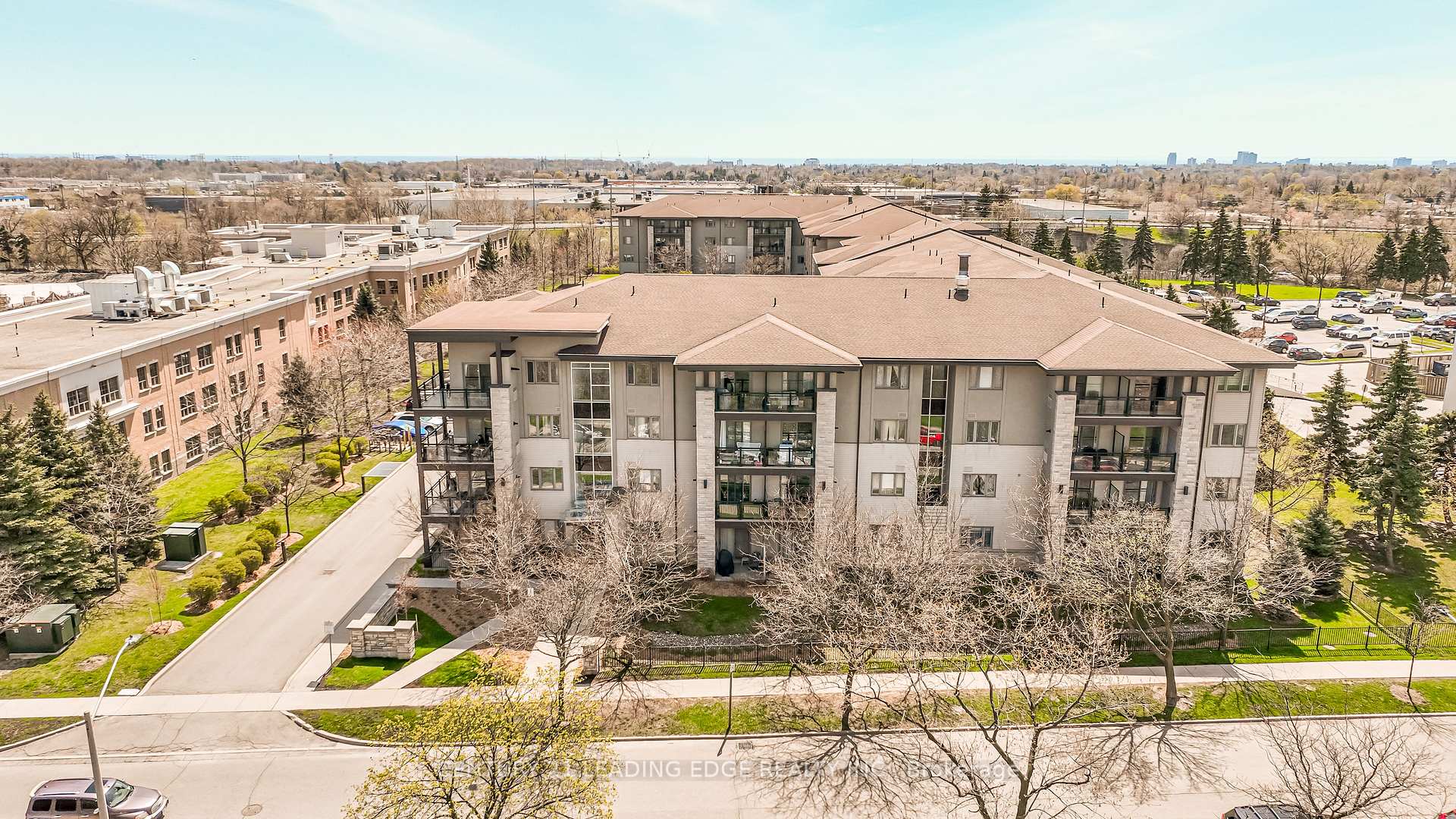 570 Lolita Gardens