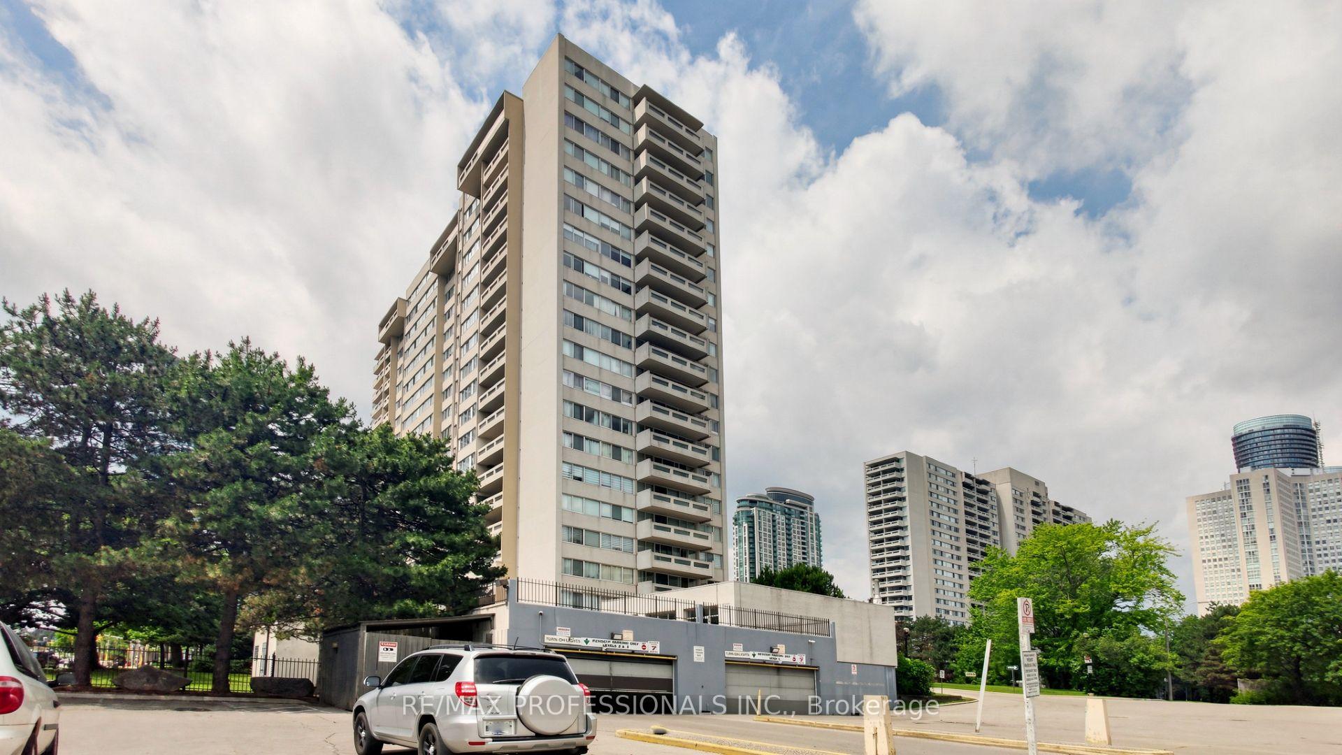 3590 Kaneff Crescent