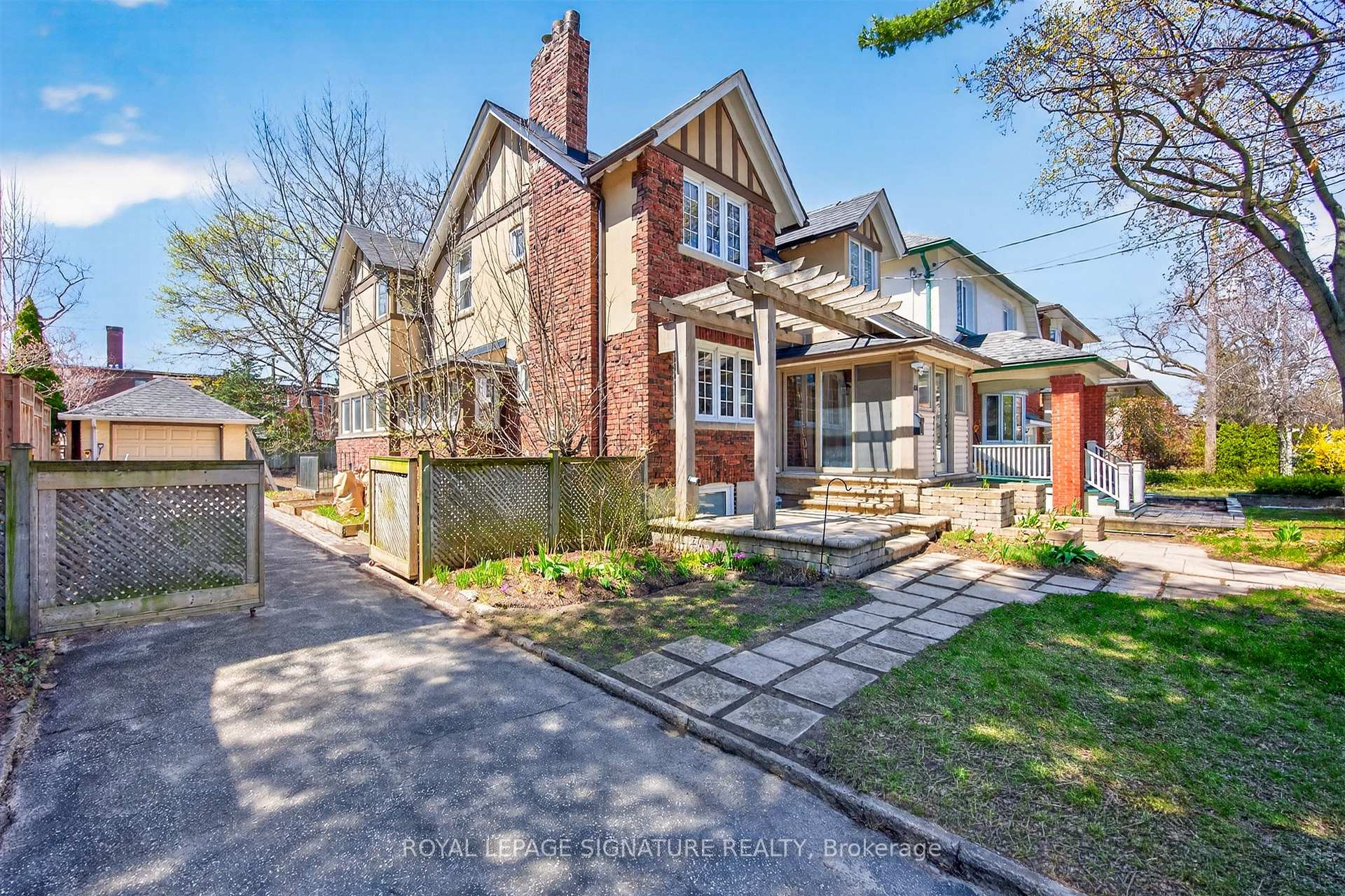 426 Armadale Avenue