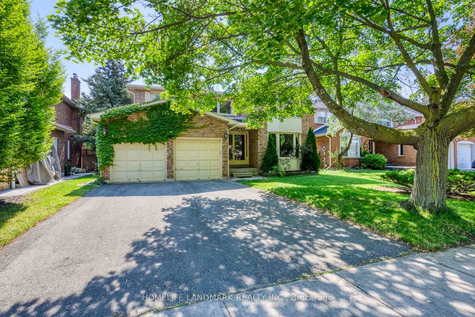 1237 Beechgrove Crescent