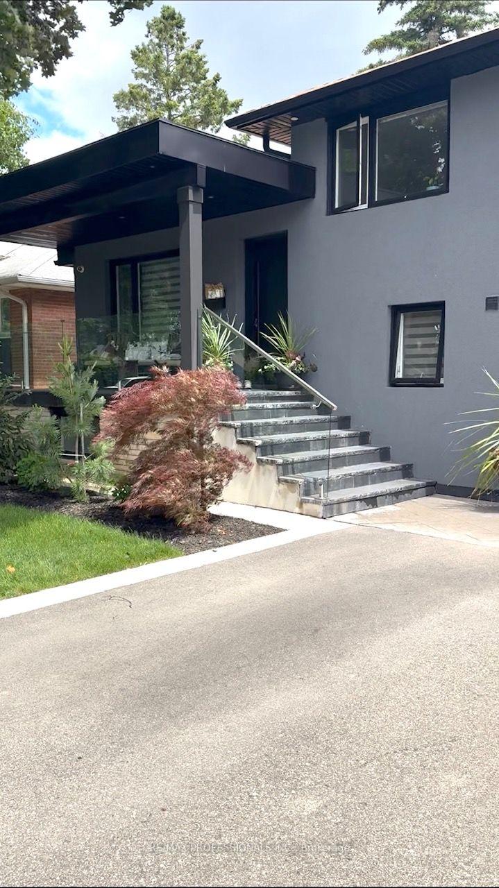 36 Mitre Place