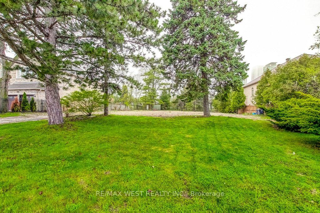 Part Lot 1 Fairview Road W