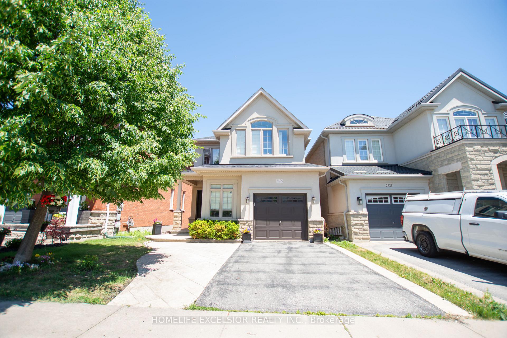 2425 QUETICO Crescent