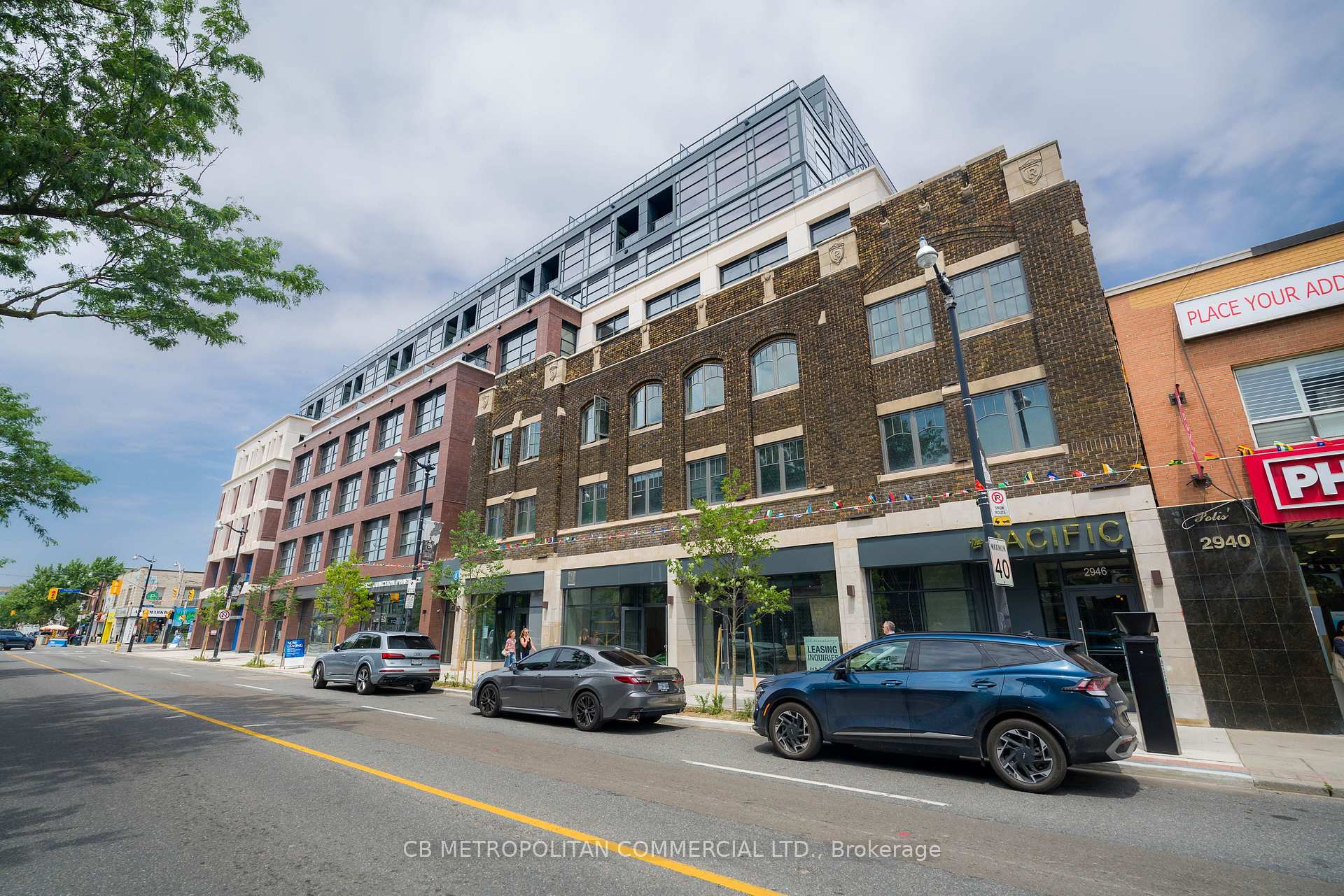 2946 Dundas Street West Street W