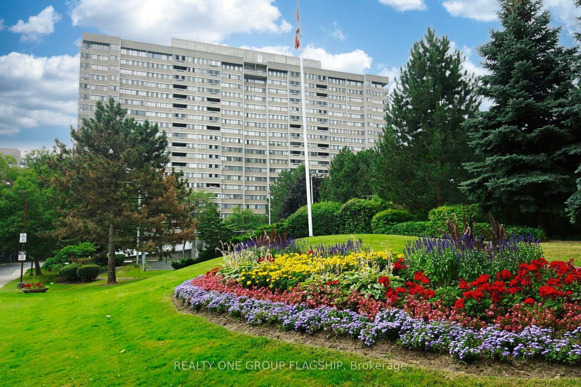 50 Elm Drive E