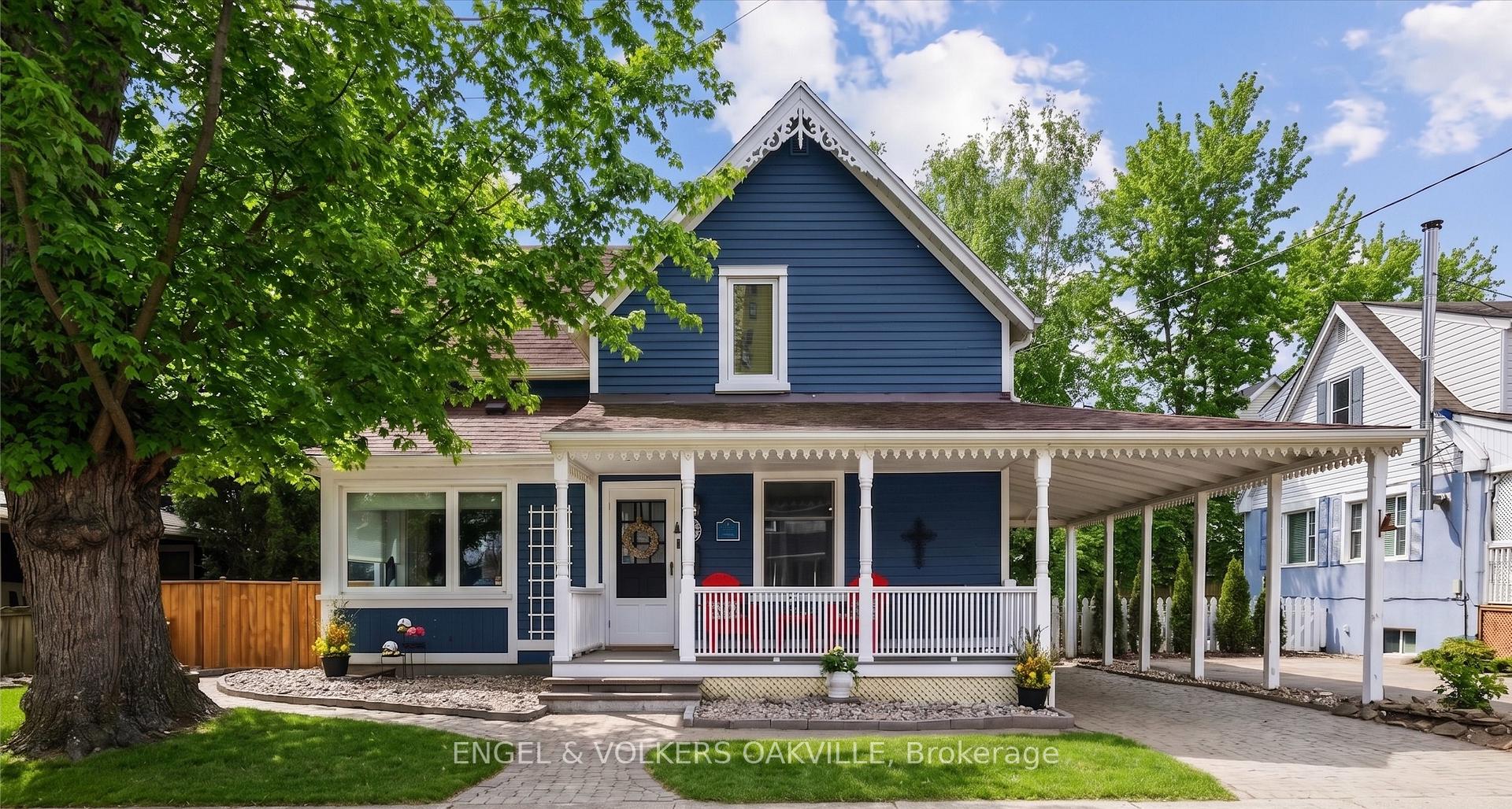 38 John Street S