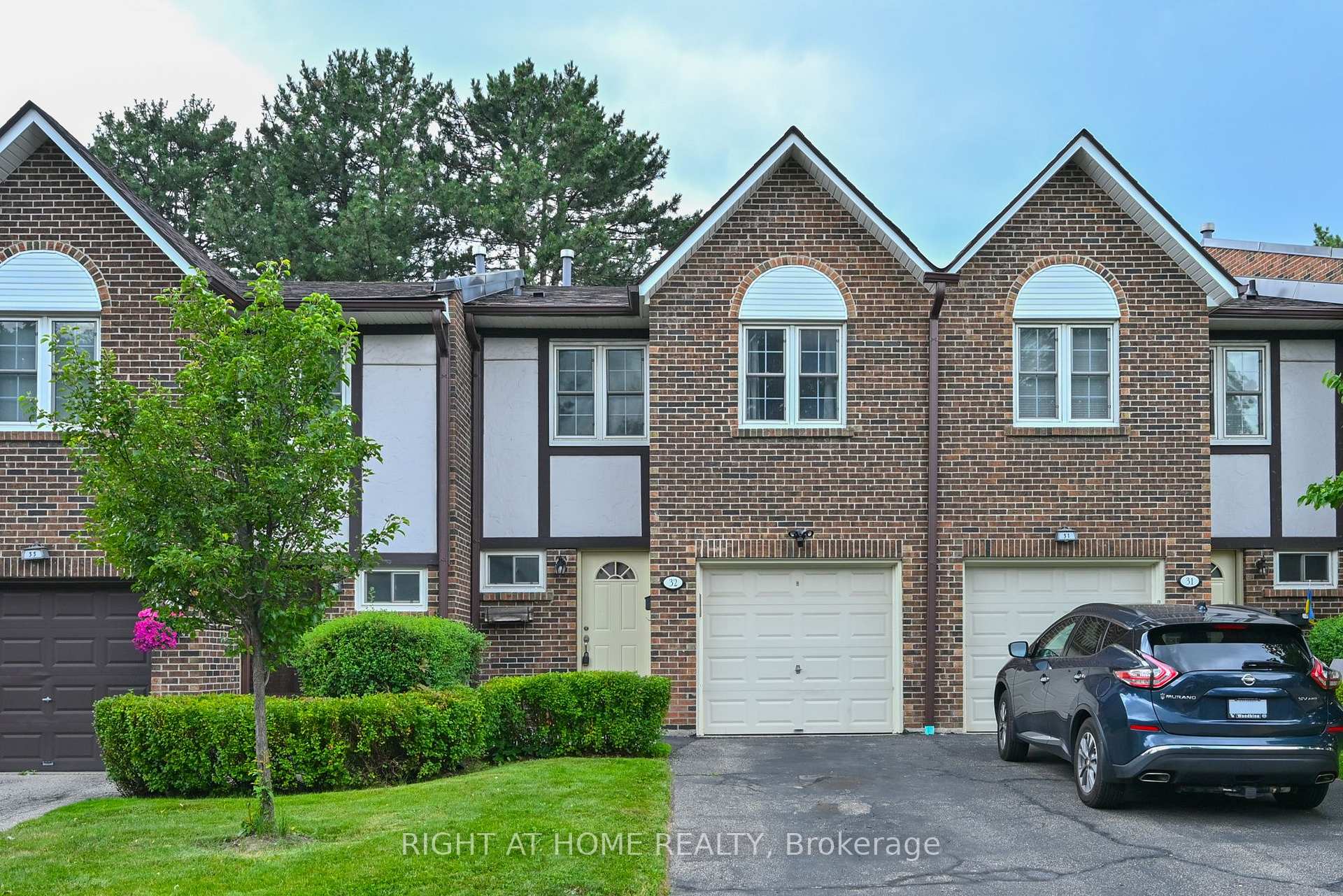 2120 Rathburn Road E
