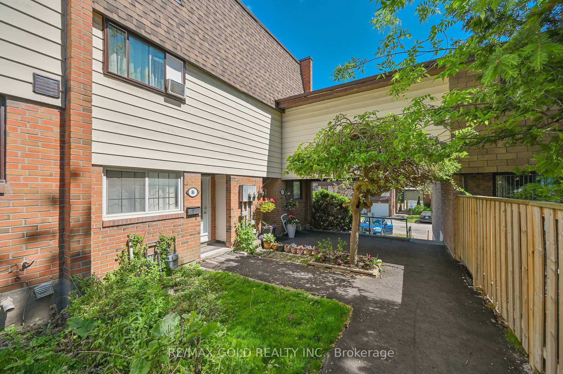 180 Mississauga Valley Boulevard