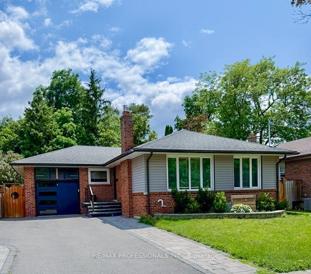 7 Sedgebrook Crescent