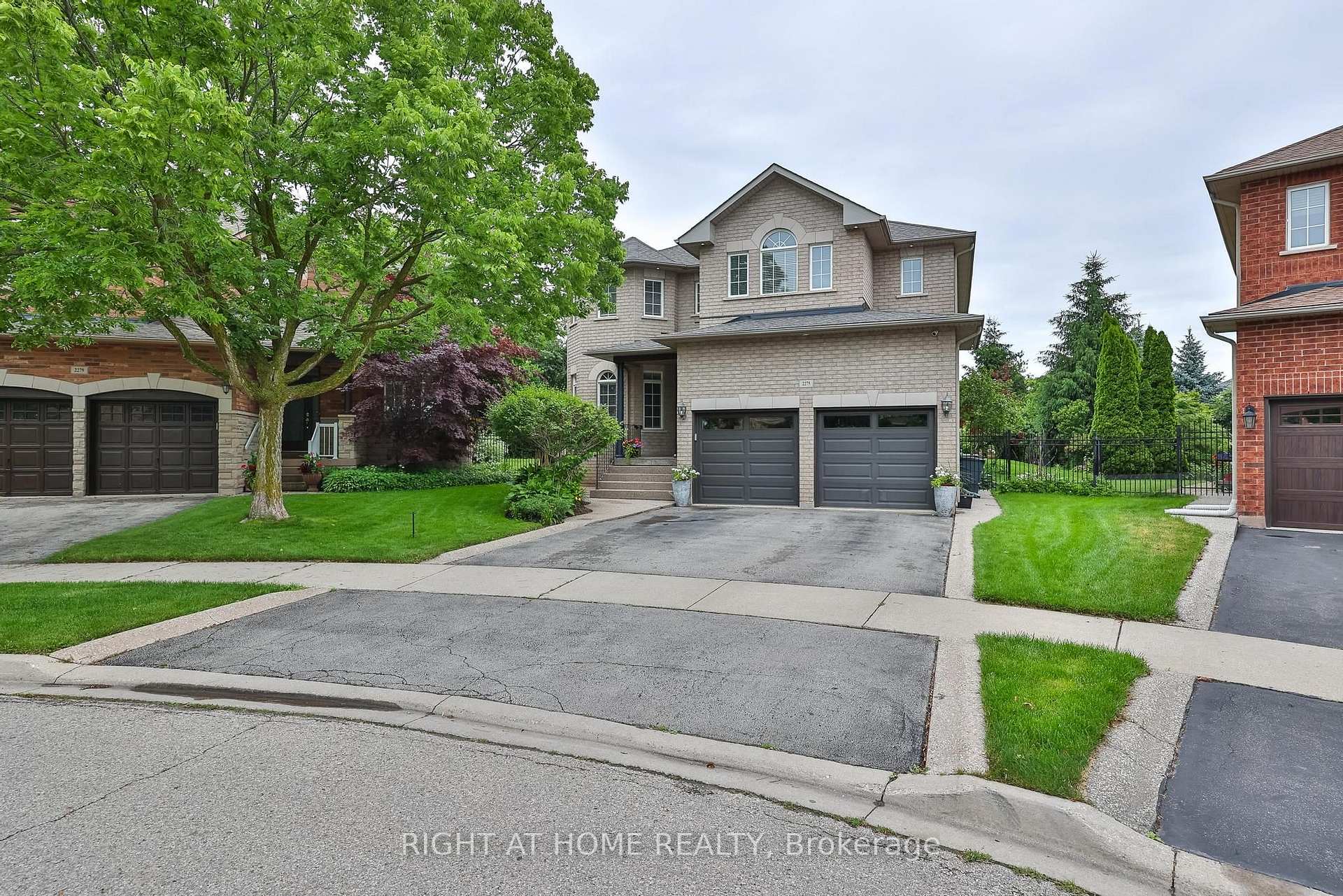 2275 Whitecliffe Way