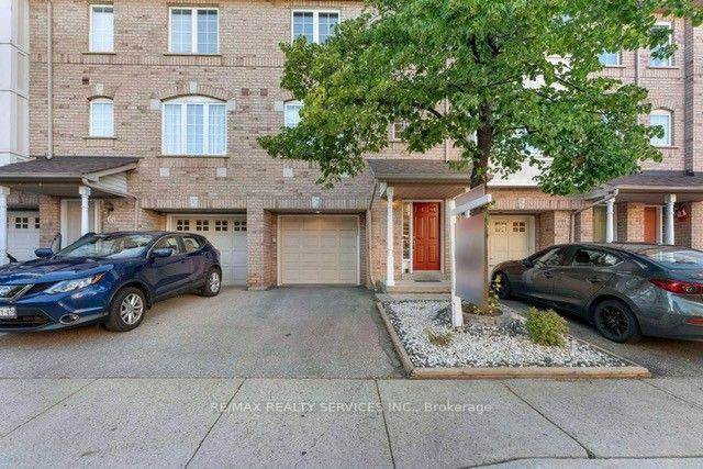 80 Acorn Place