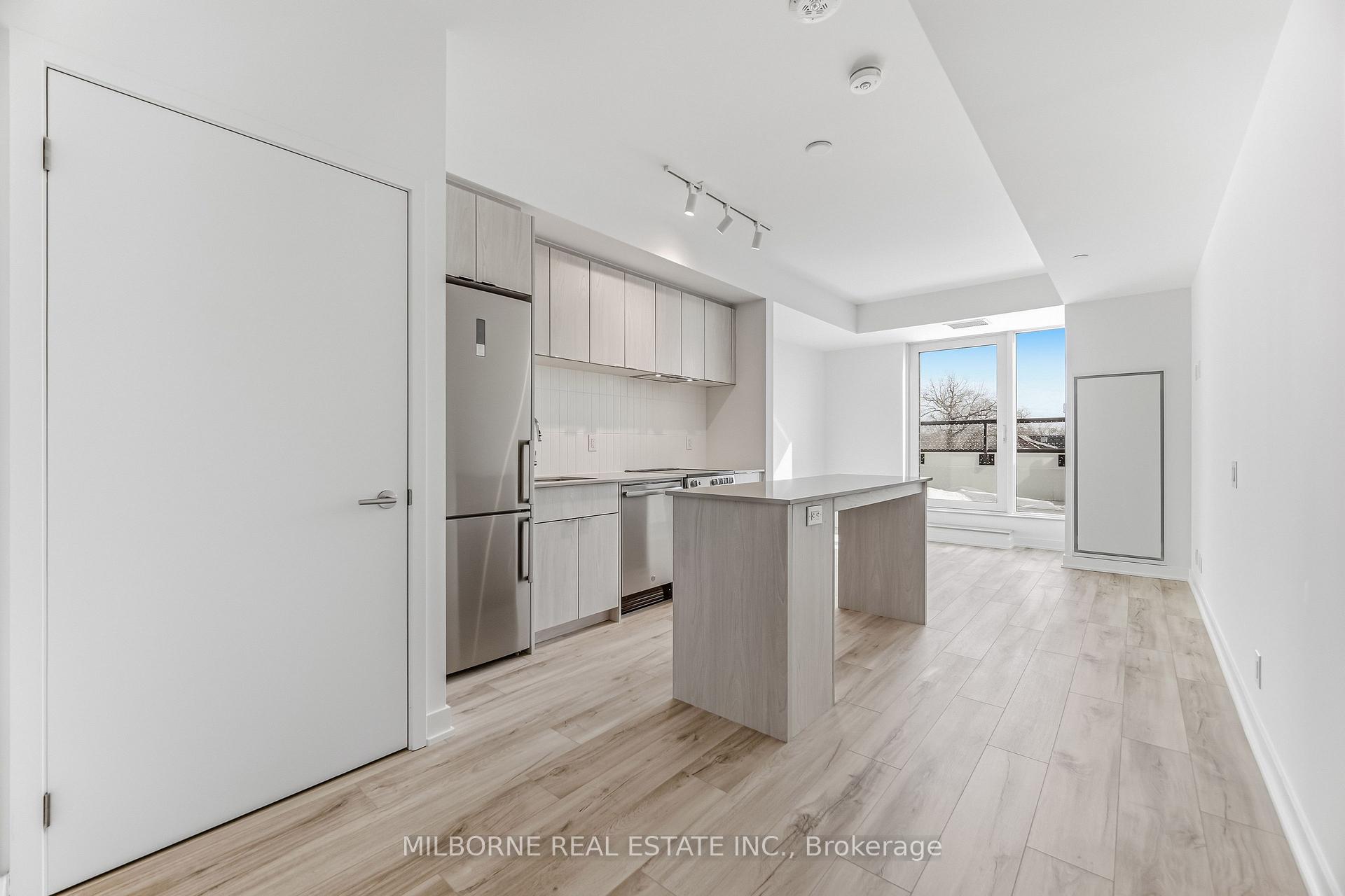 1660 Bloor Street W