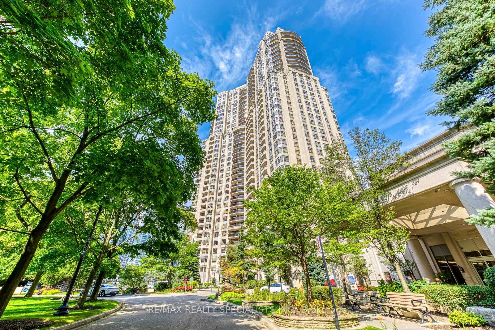 35 Kingsbridge Garden Circle W