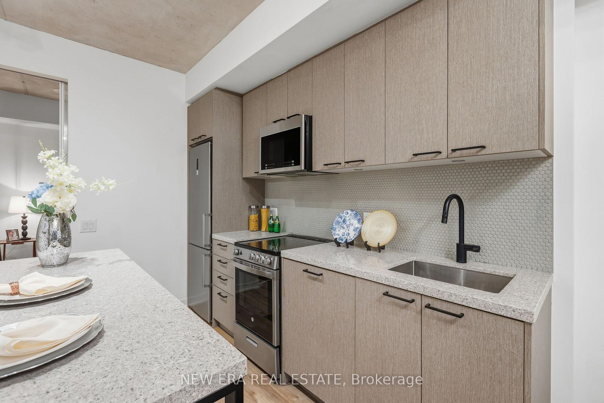 1808 St. Clair Avenue W