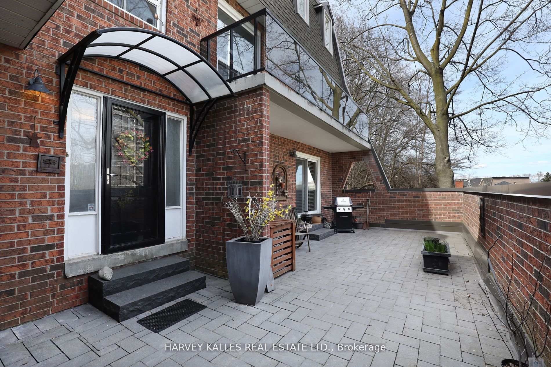 18 La Rose Avenue
