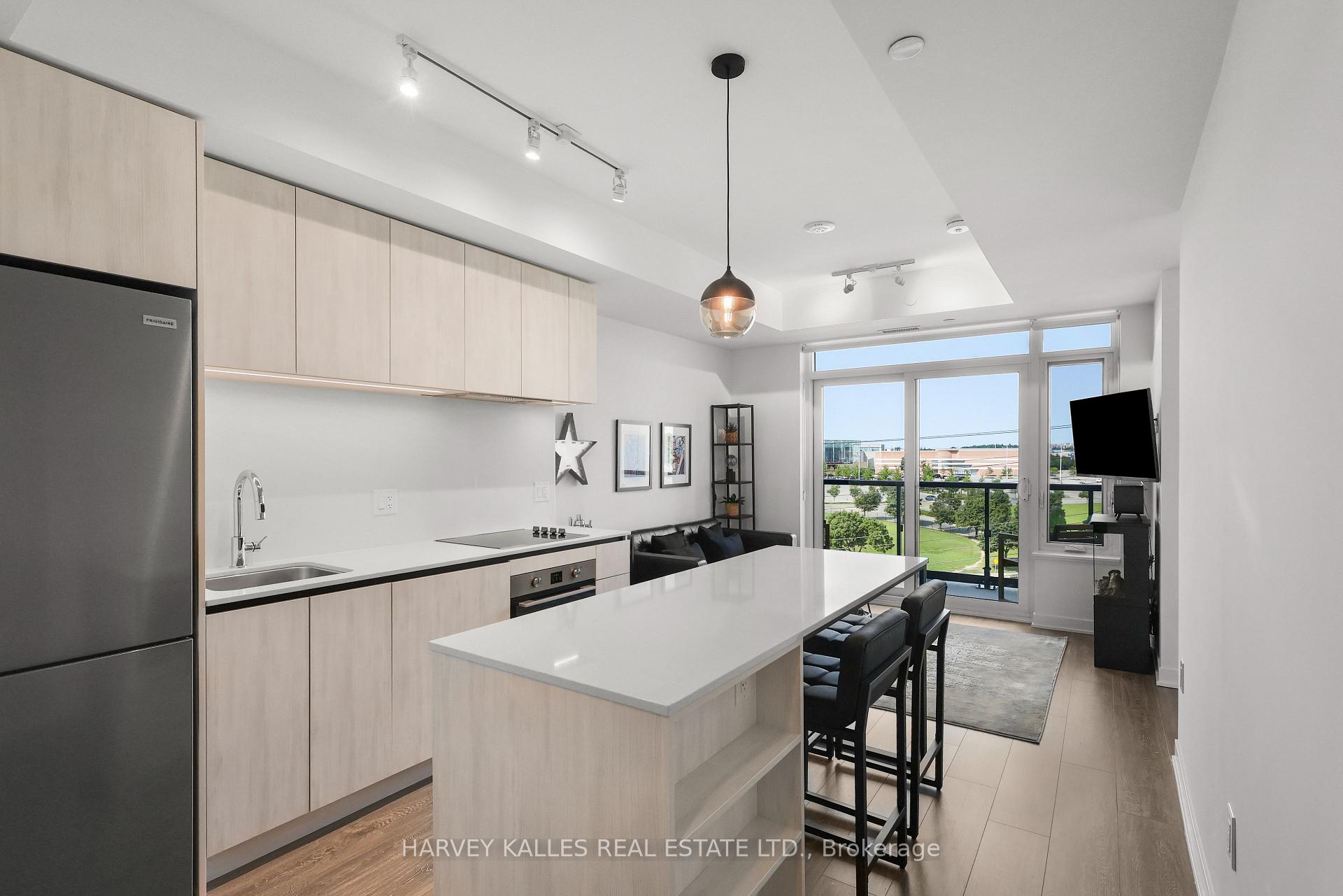 2495 Eglinton Avenue W