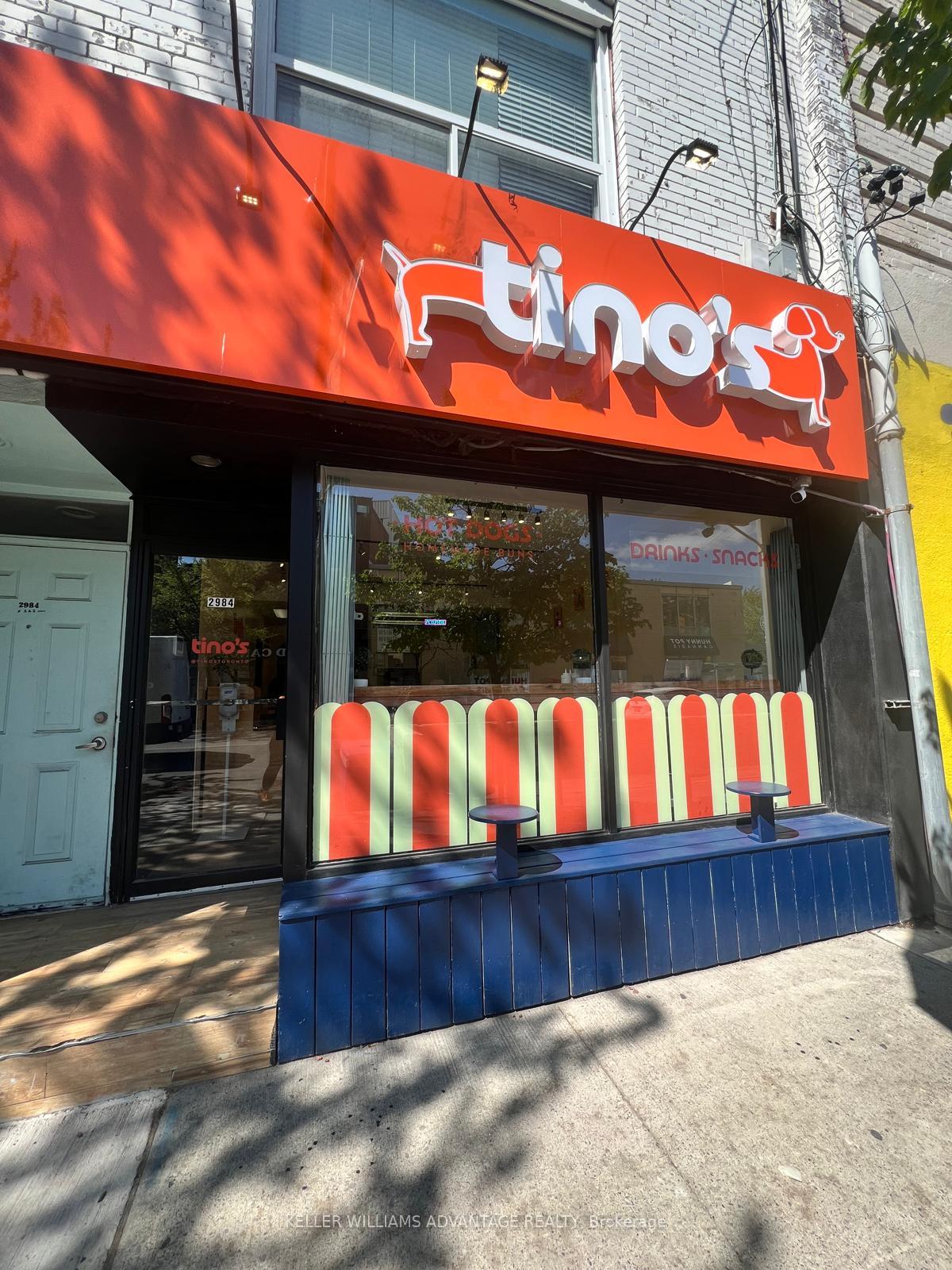 2984 Dundas Street W