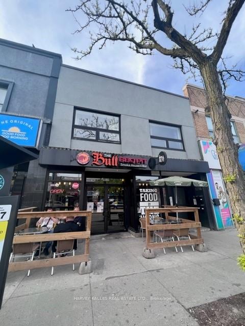 1216 St Clair Avenue W