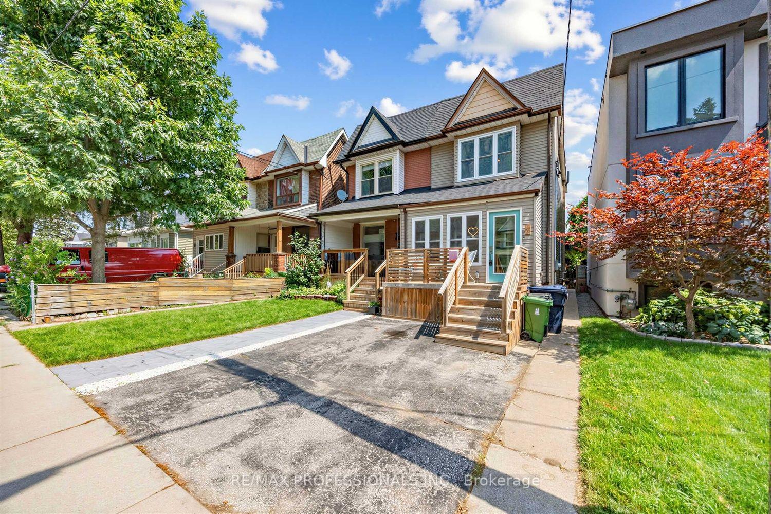 3 Blakley Avenue