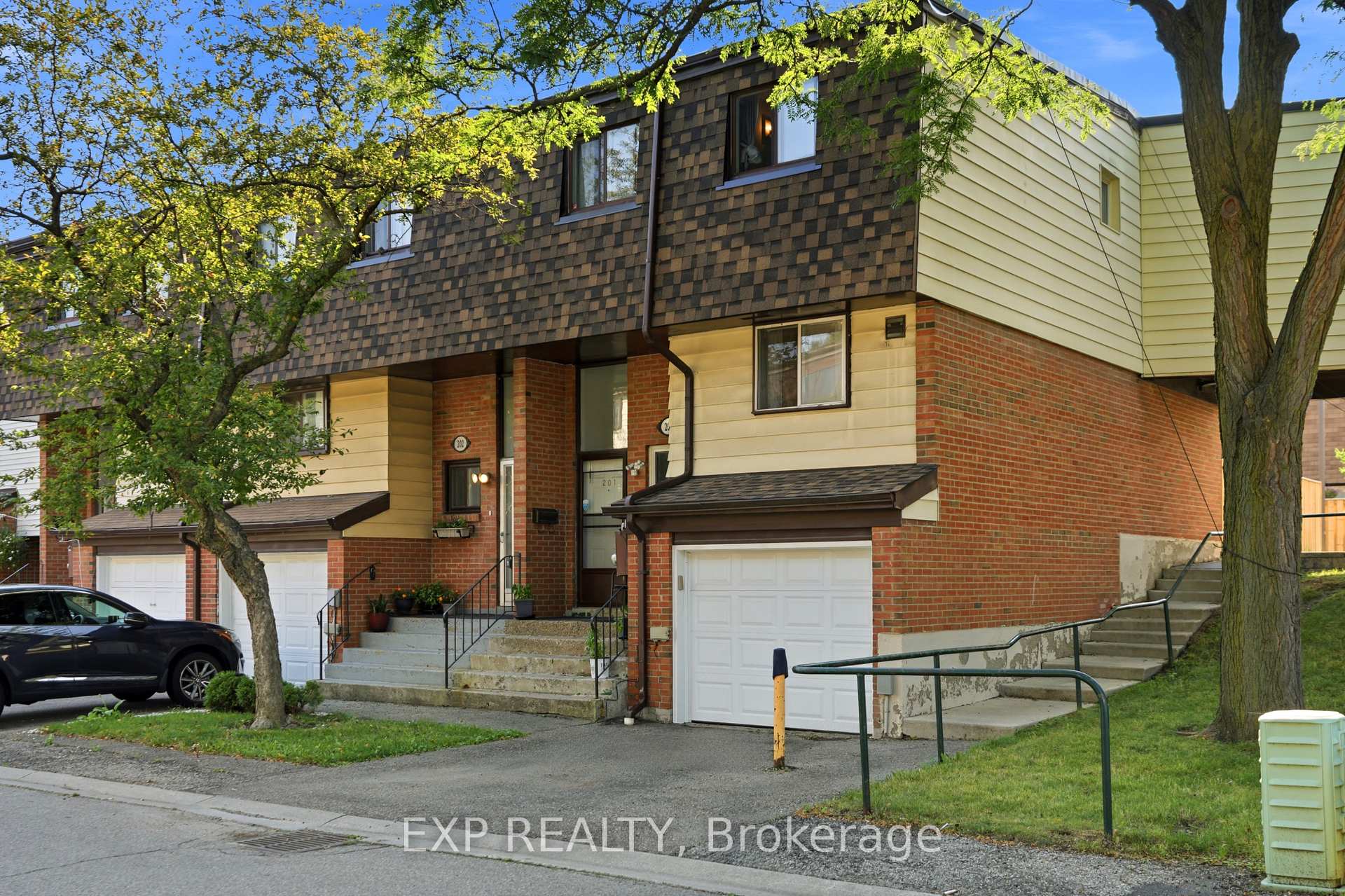180 Mississauga Valley Boulevard