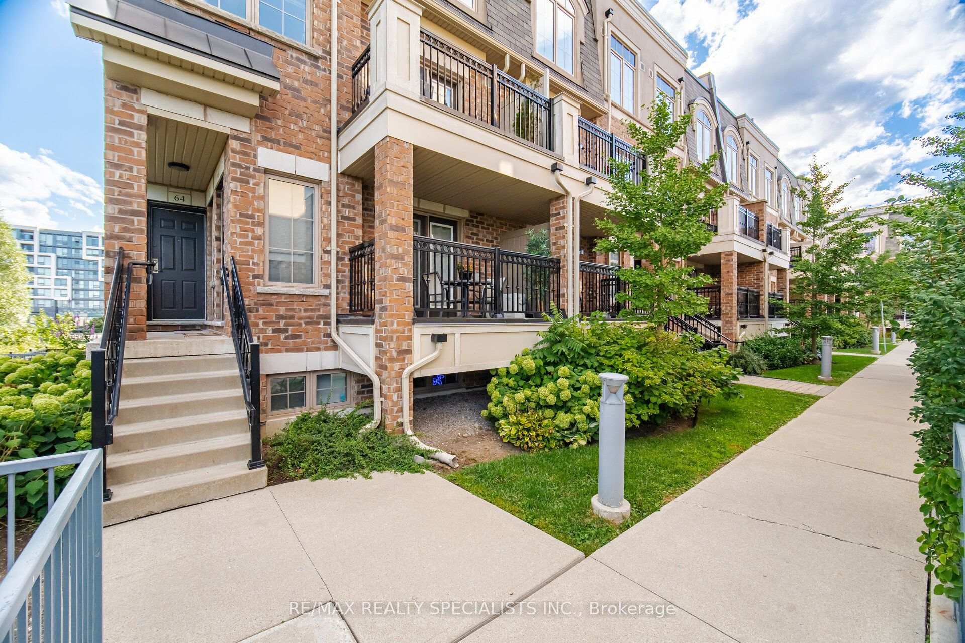 2441 Greenwich Drive