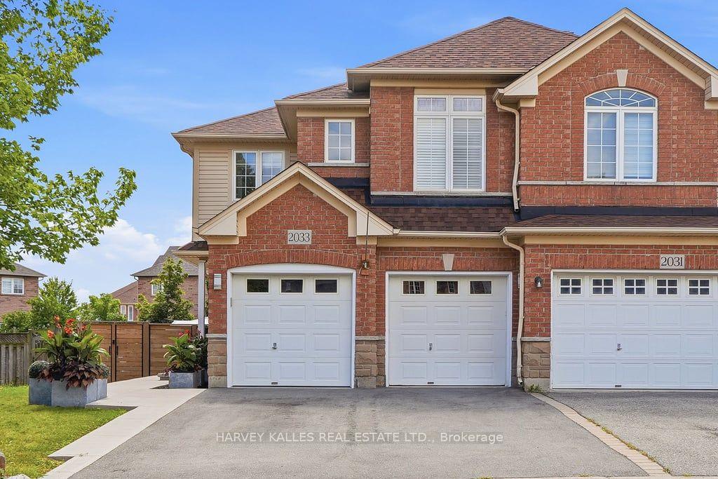 2033 Redstone Crescent
