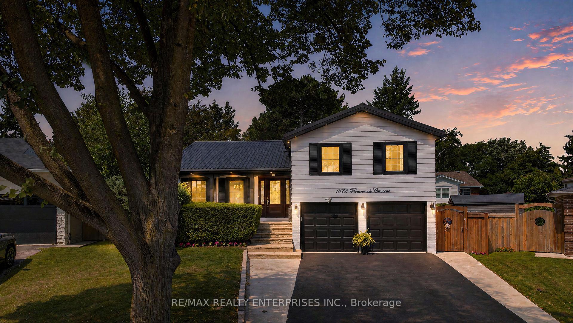 1873 Briarcrook Crescent
