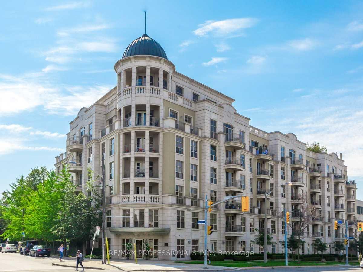 3085 Bloor Street W