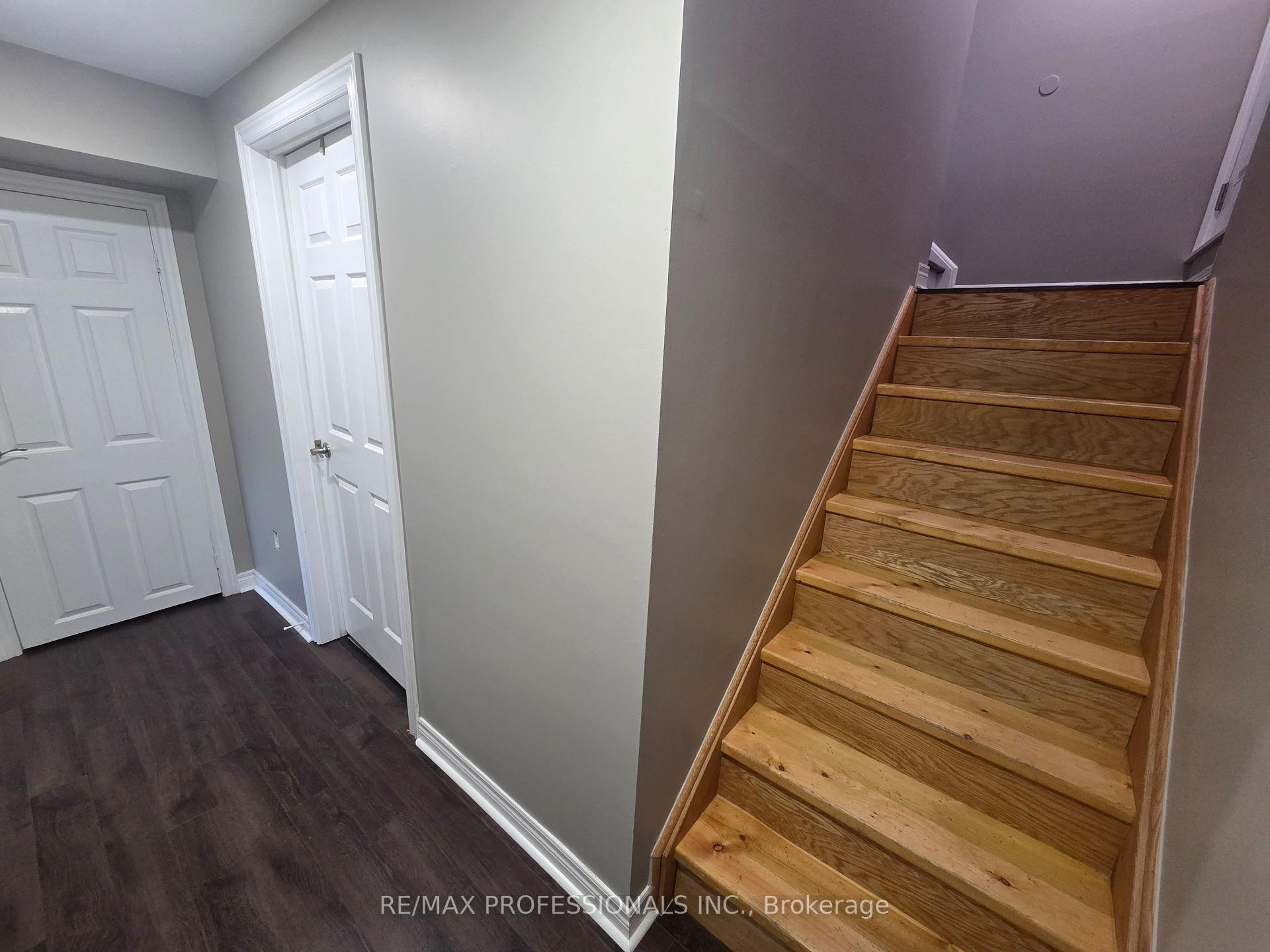 7 Fallgate Drive