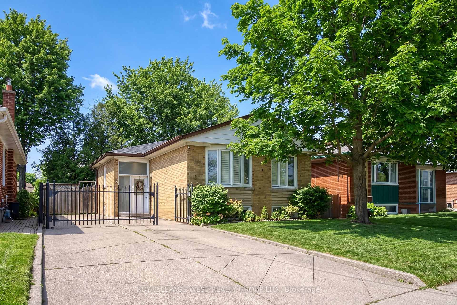 12 Leavenworth Crescent