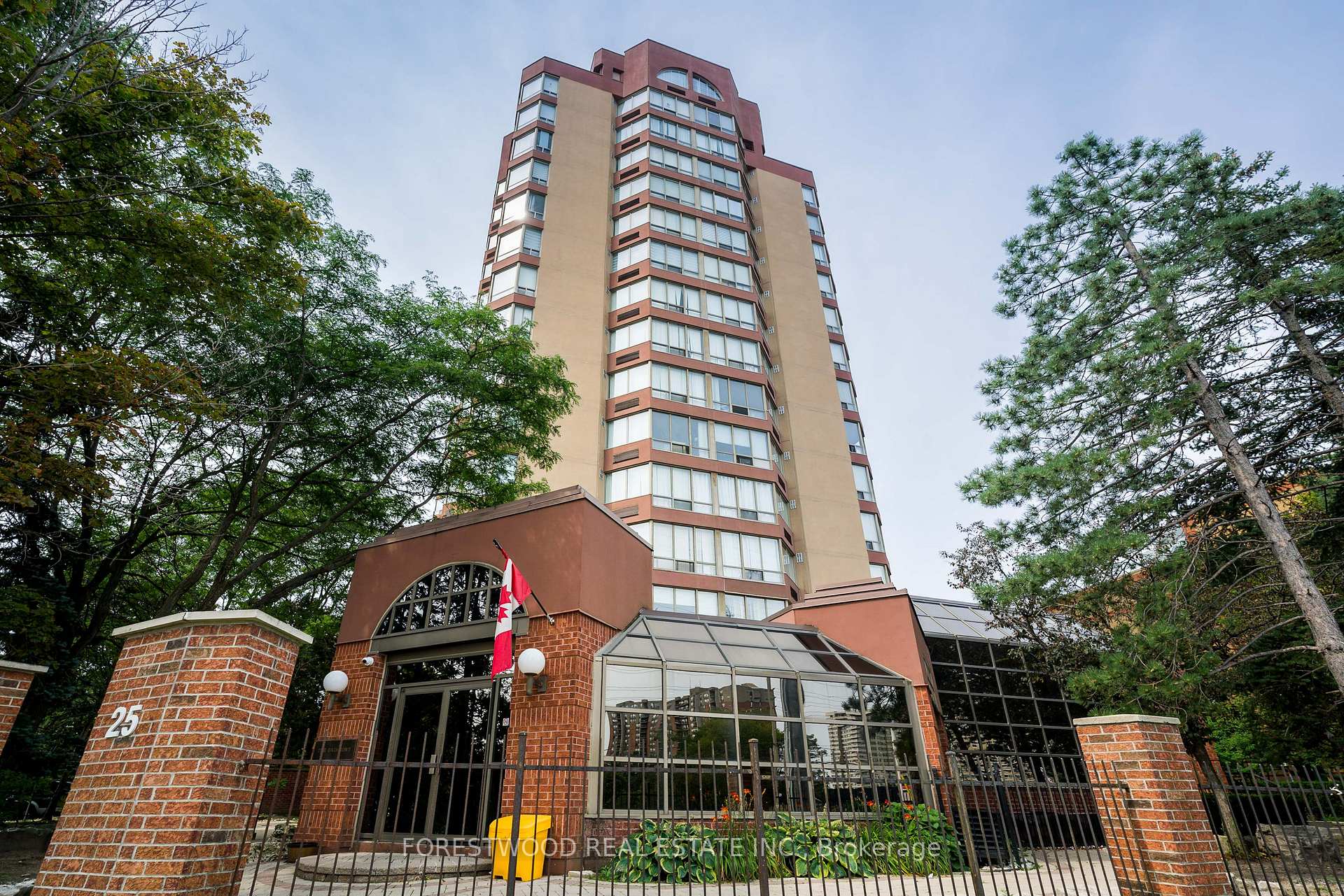 25 Fairview Road W