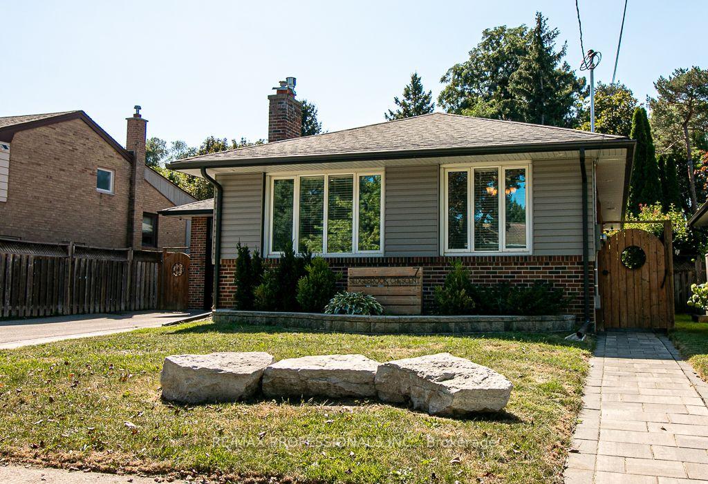 7 Sedgebrook Crescent