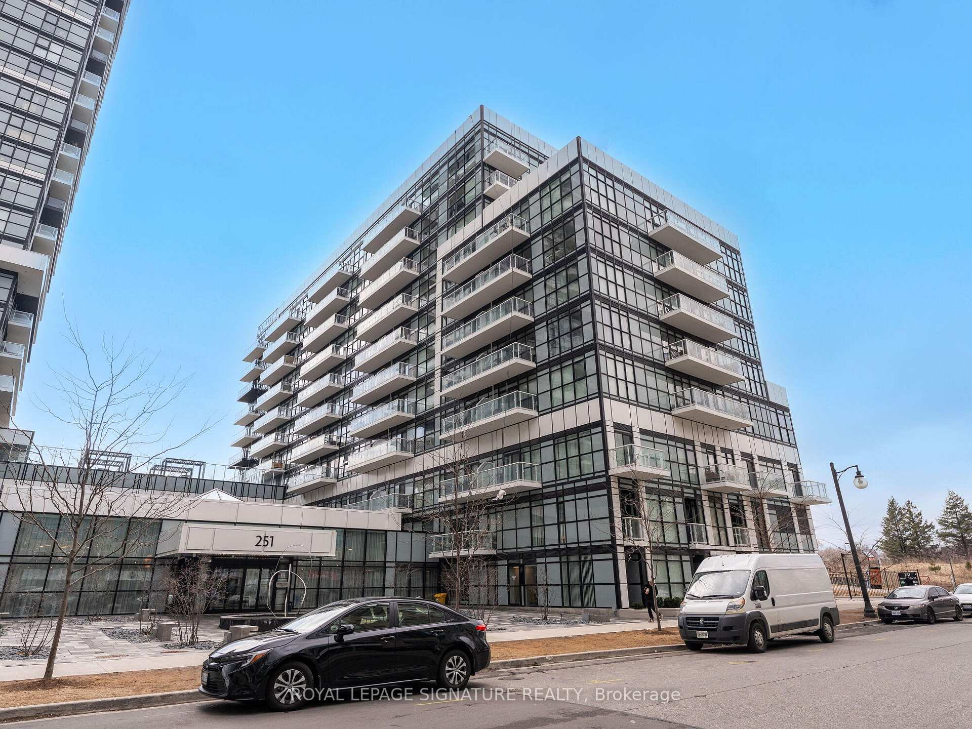 251 Manitoba Street S