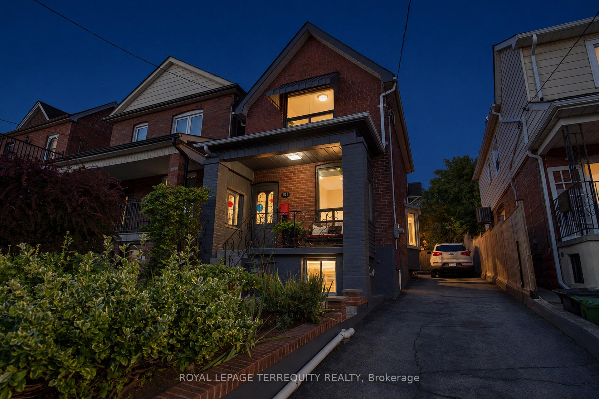 211 Blackthorn Avenue
