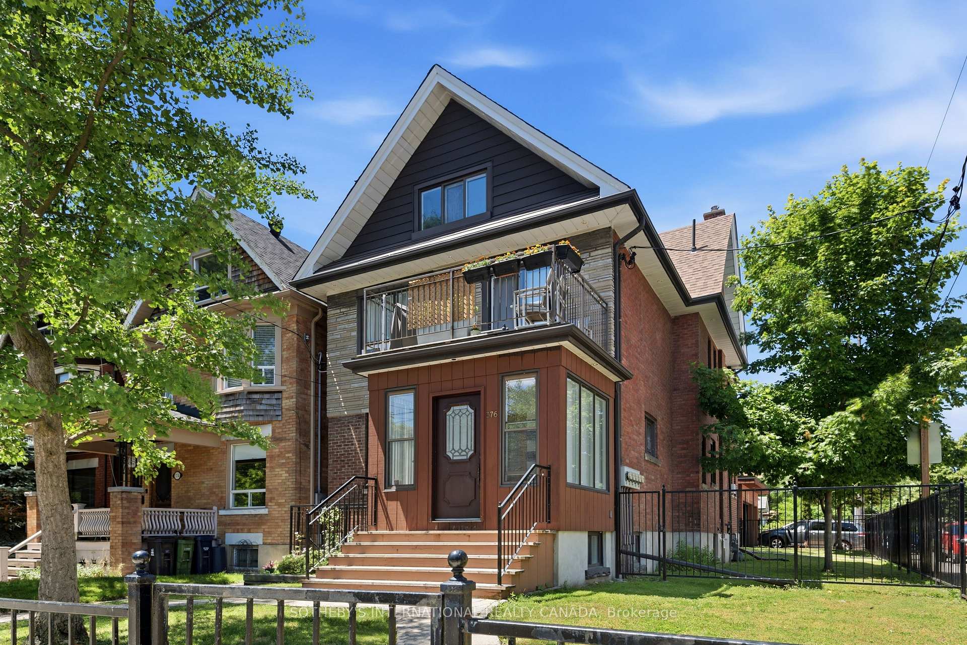 376 Sunnyside Avenue