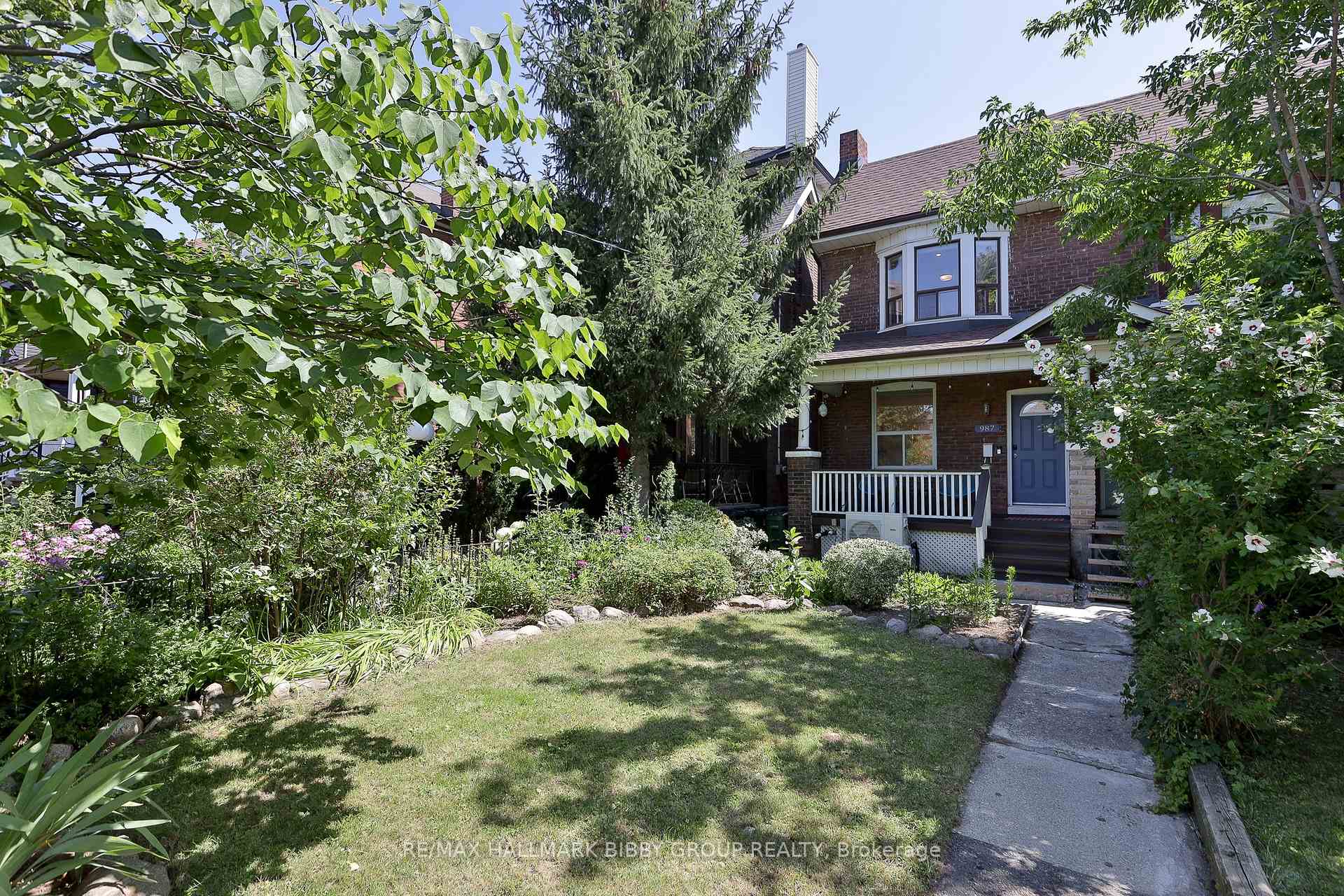 987 Saint Clarens Avenue