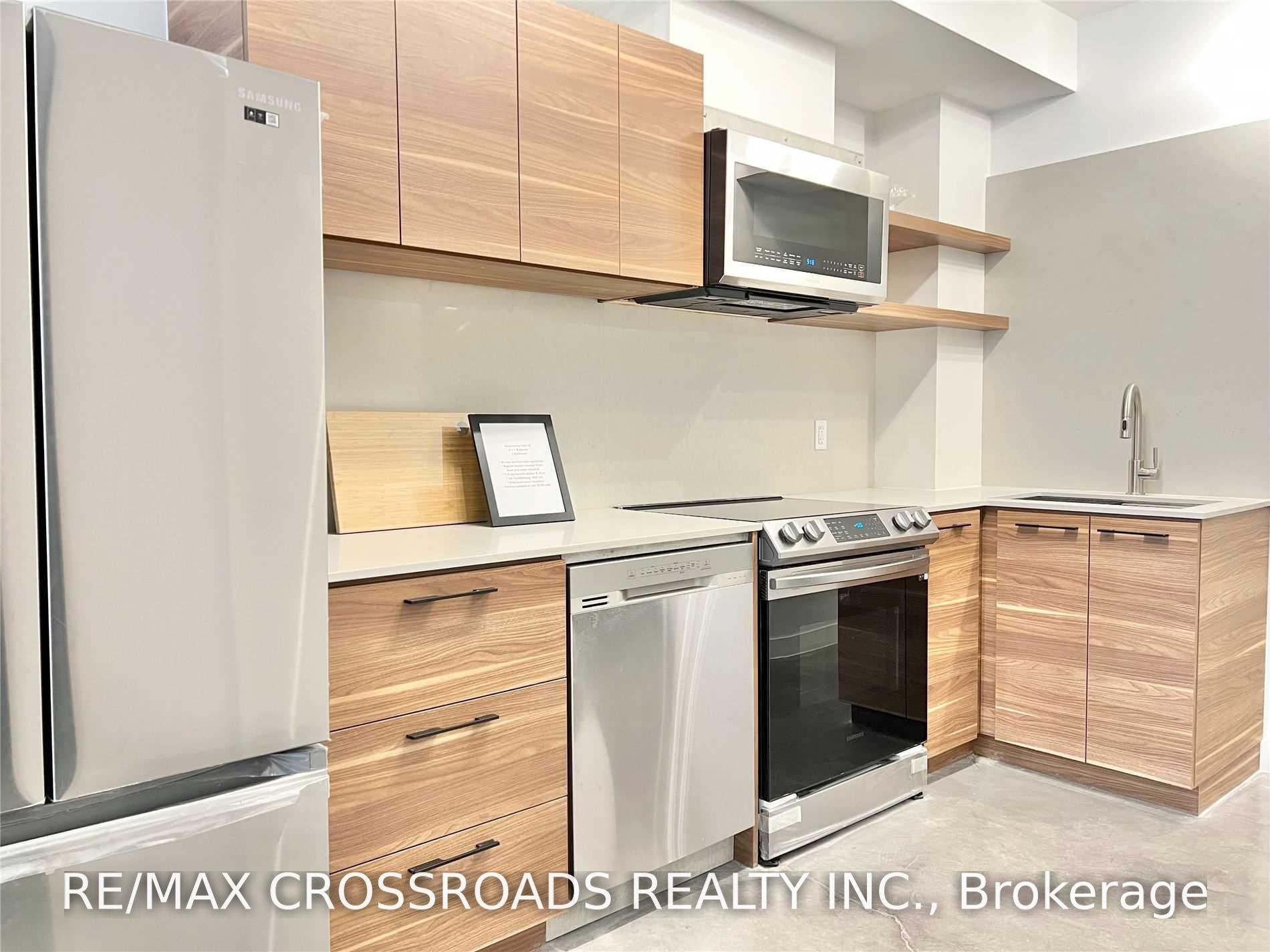 3333 Dundas Street W