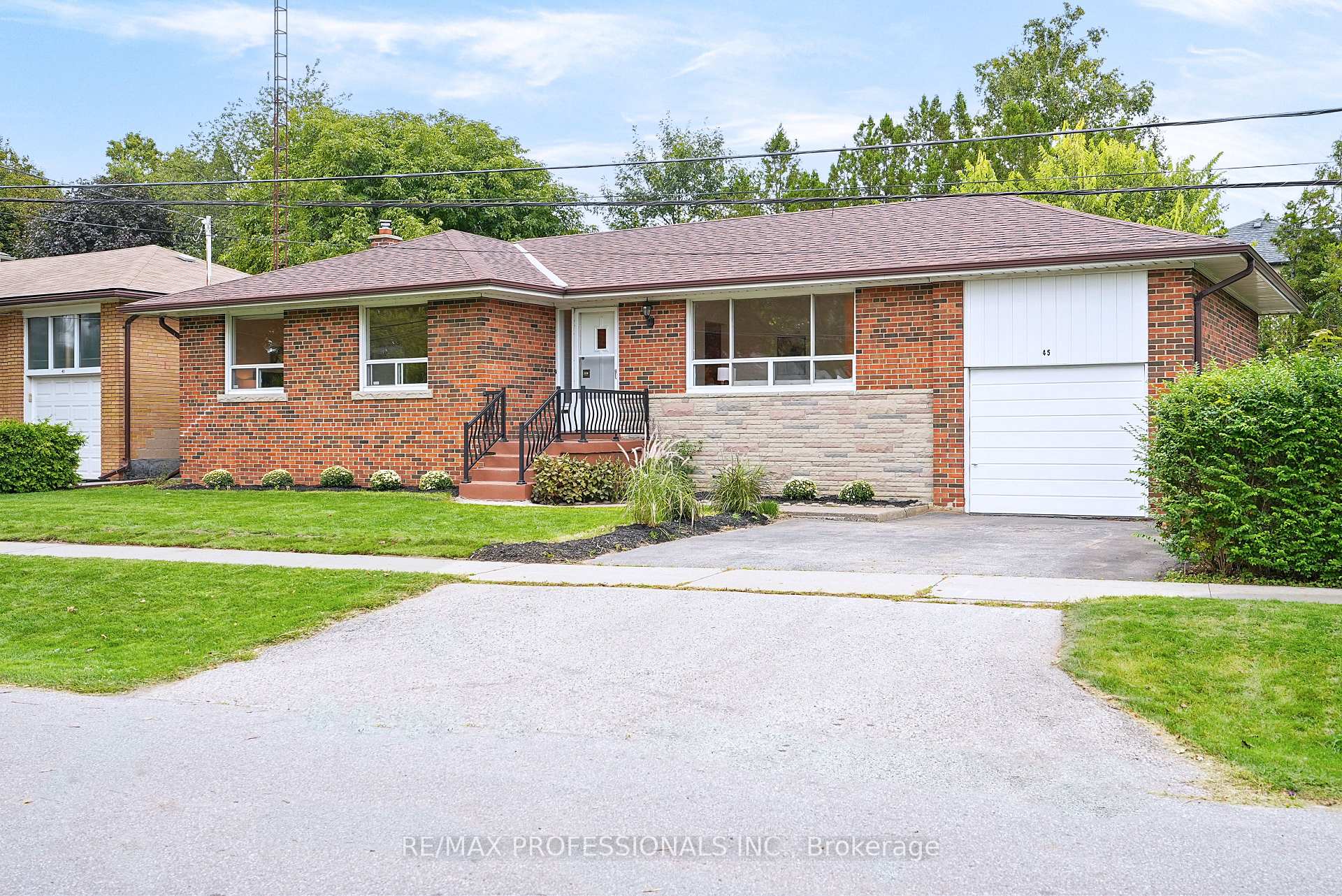 45 Fernalroy Boulevard