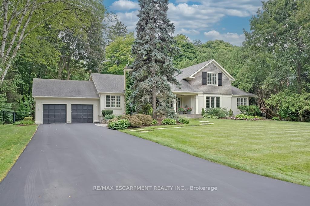 7 Colonial Crescent