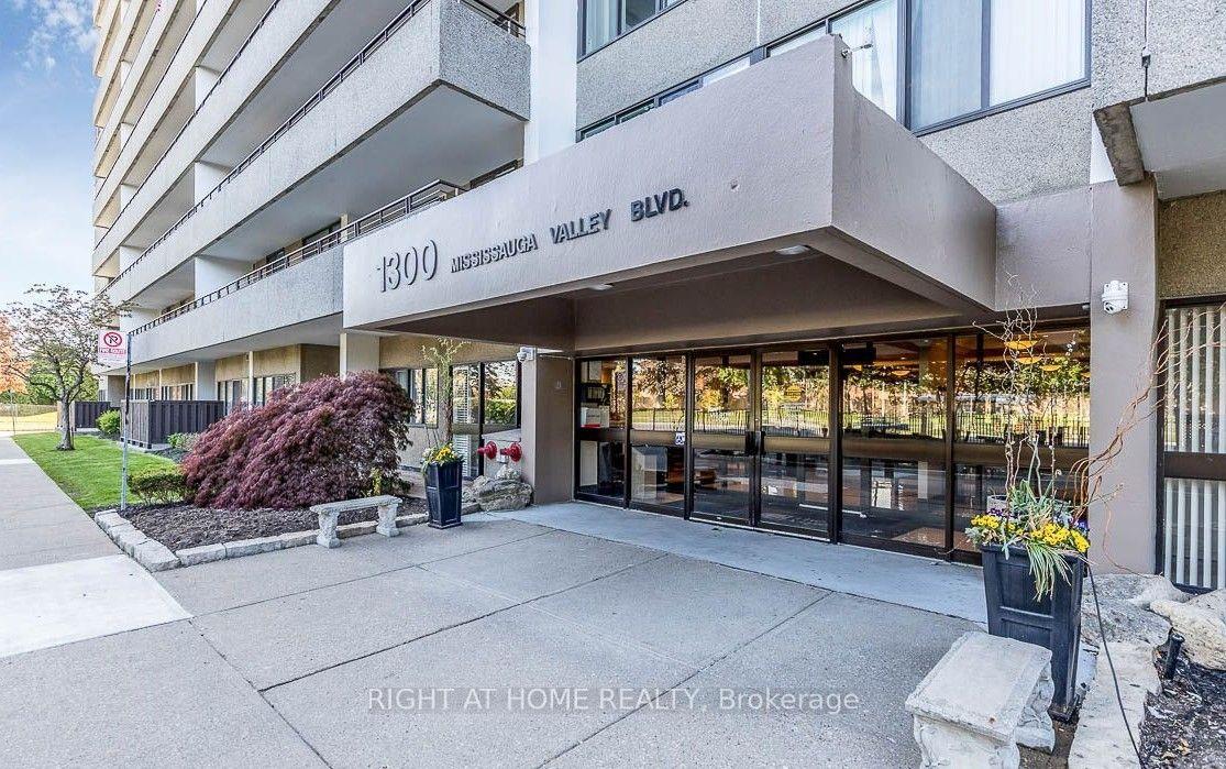 1300 Mississauga Valley Boulevard