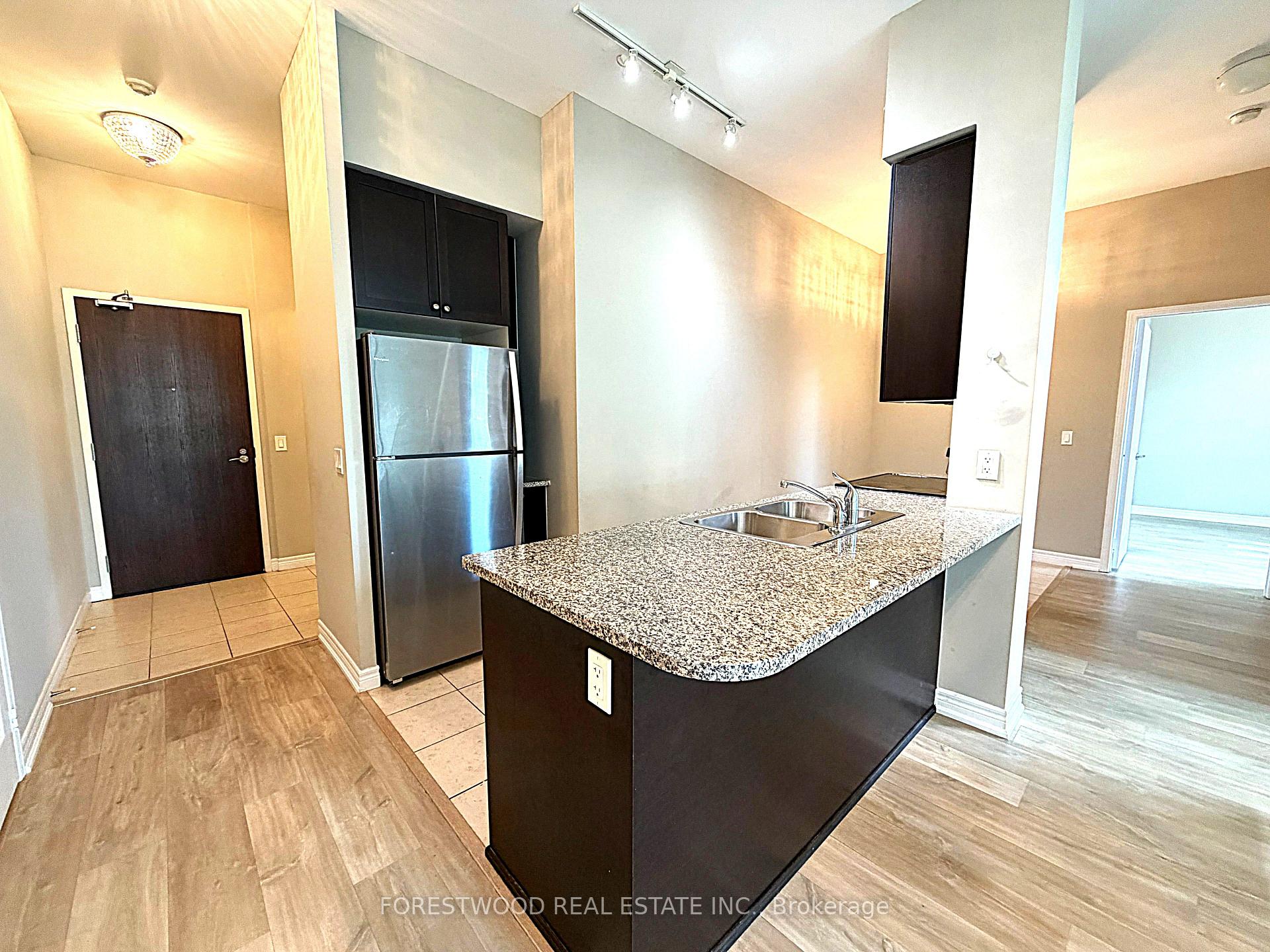 339 Rathburn Road W